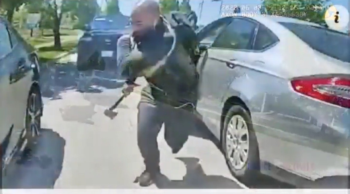Watch Police Bodycam Footage Shows Naperville Cop Fatally Shooting Hatchet Wielding Man 1338