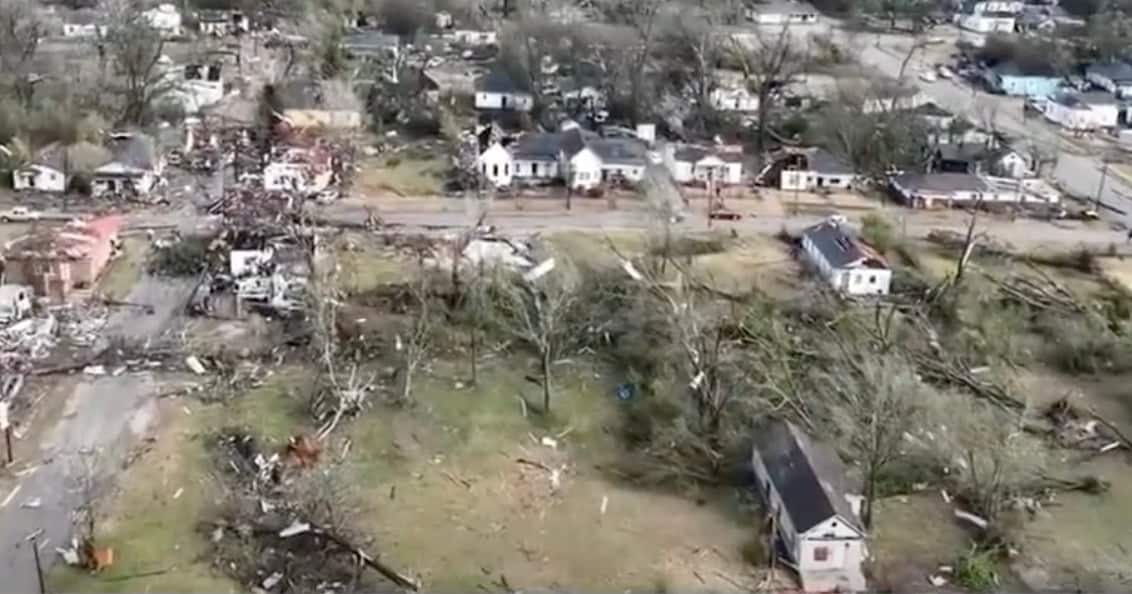 Tornadoes Rip Through Southeastern States, at Least 8 Killed (Video ...