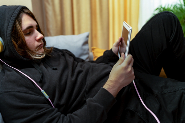 Gen Z blames social media for mental health struggles, yet few are ready to disconnect – NaturalNews.com