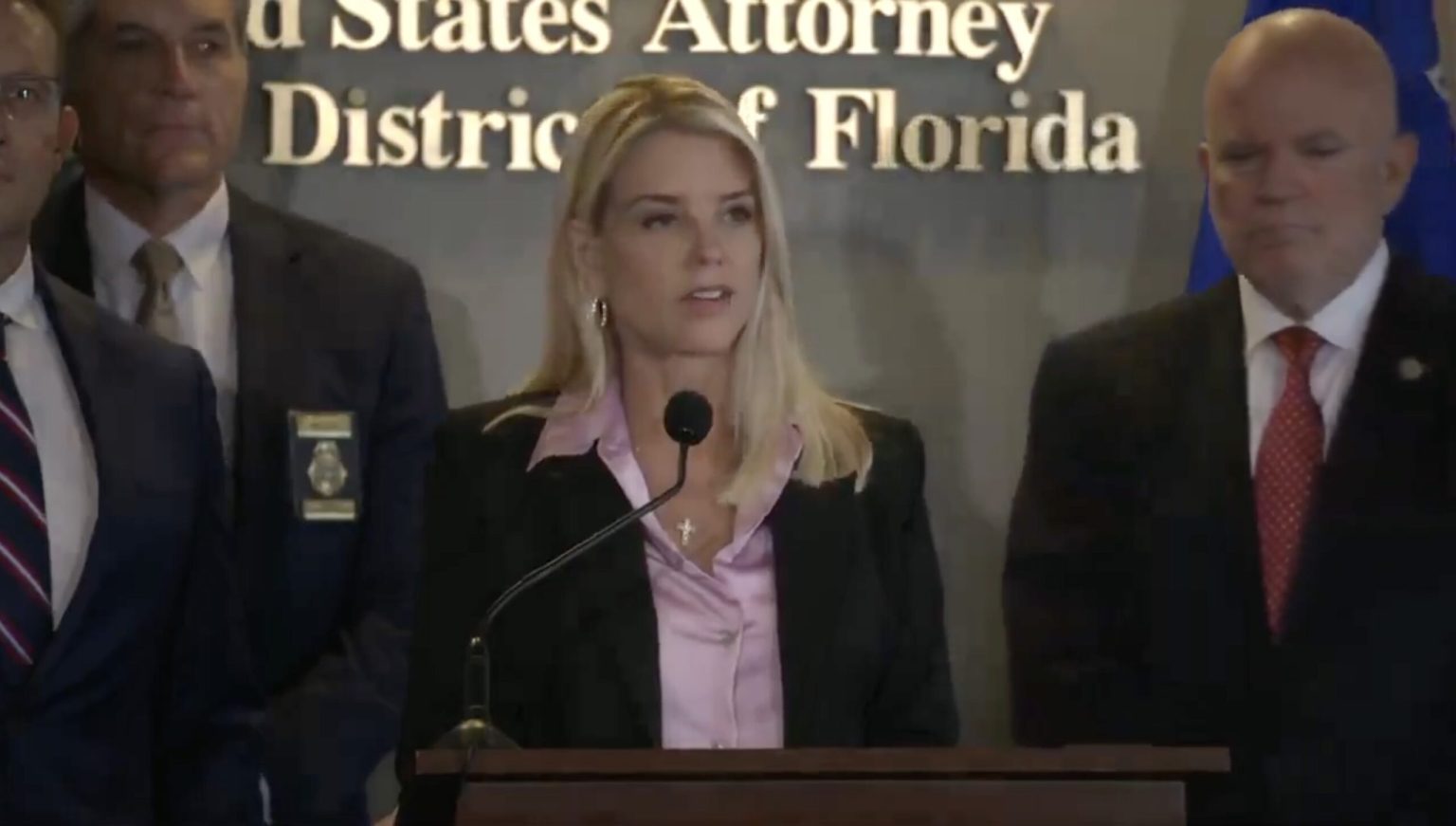 George R Isbell Jr BREAKING: Pam Bondi Says Man ARRESTED for Threatening to KILL Benny ...